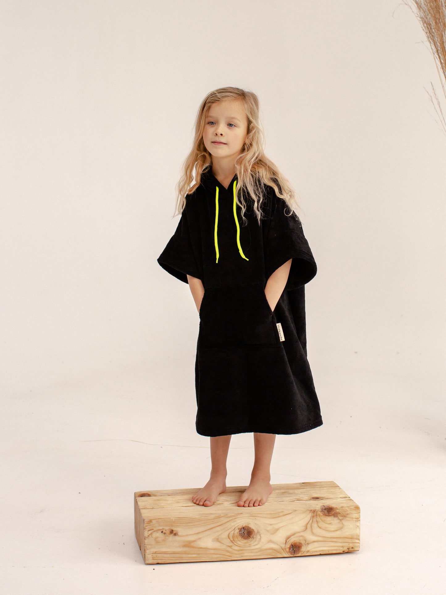 Black Sesamy Kids Poncho